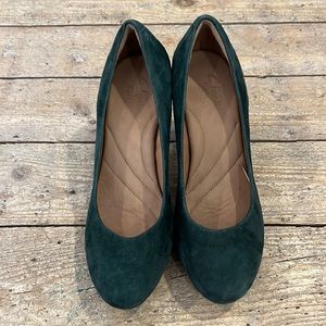 Clarks Emerald Suede Pumps